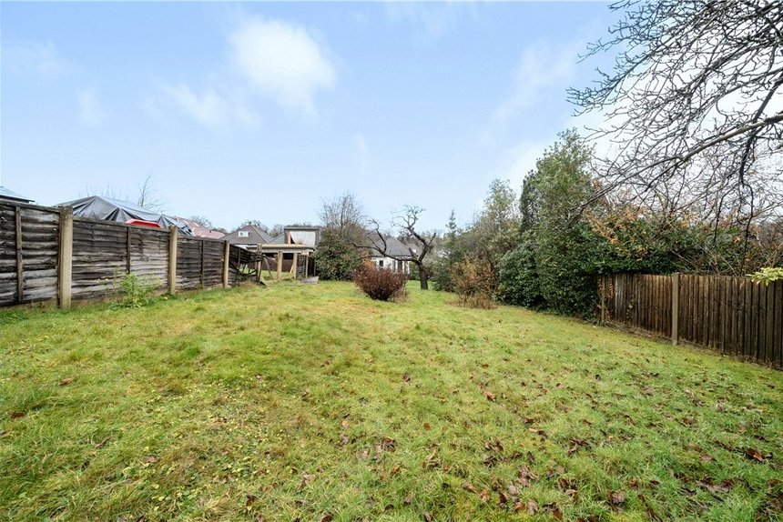 under offer hillside road london 26738 - Gibbs Gillespie