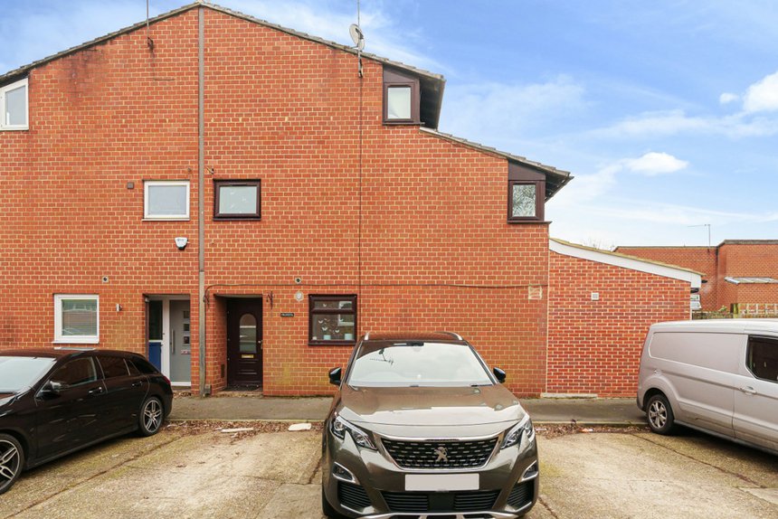 for sale bennett close london 26832 - Gibbs Gillespie