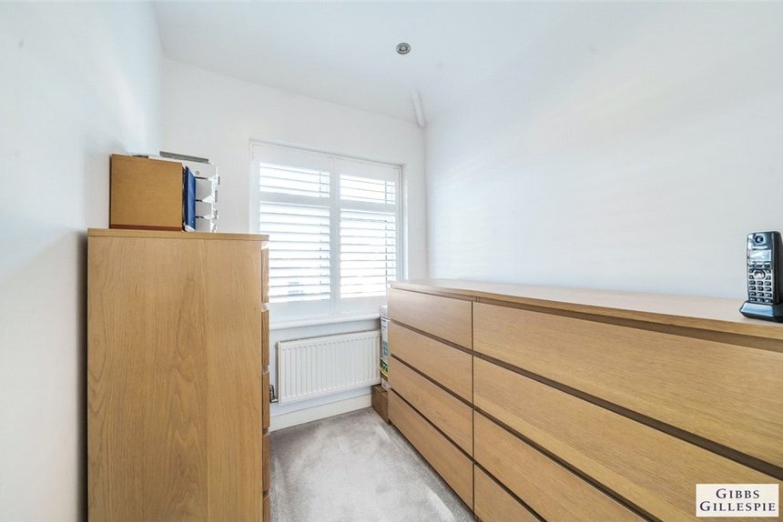 under offer walton drive london 26945 - Gibbs Gillespie