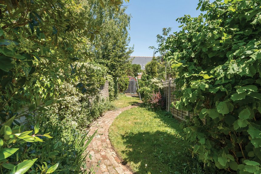 for sale hallowell road london 27006 - Gibbs Gillespie