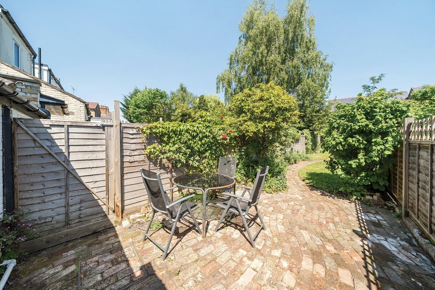 for sale hallowell road london 27006 - Gibbs Gillespie