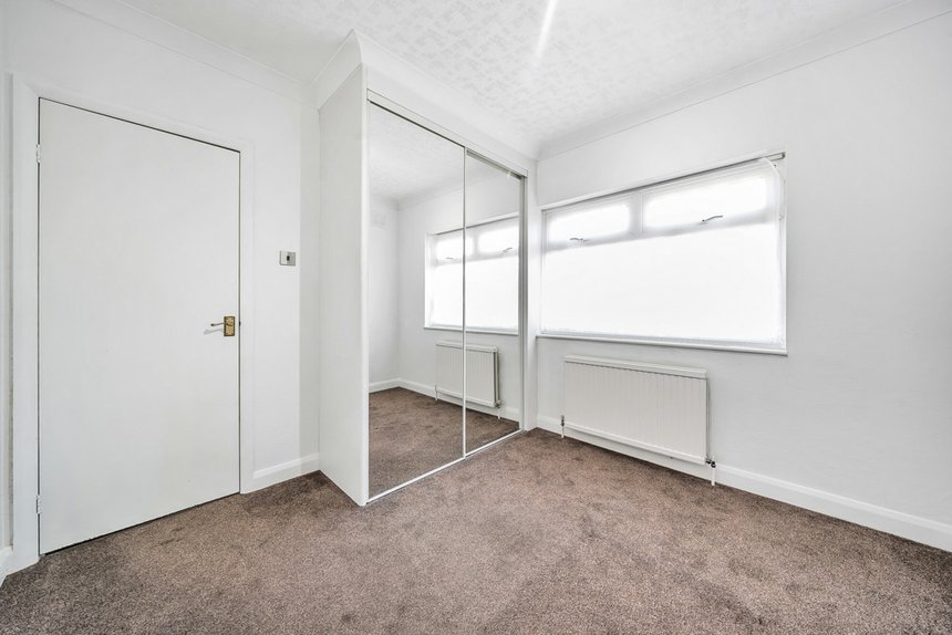 under offer herlwyn avenue london 27468 - Gibbs Gillespie