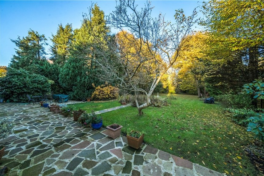under offer cuckoo hill drive london 27615 - Gibbs Gillespie