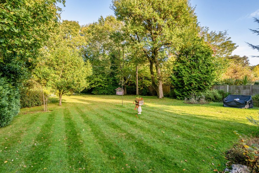 under offer cuckoo hill drive london 27615 - Gibbs Gillespie