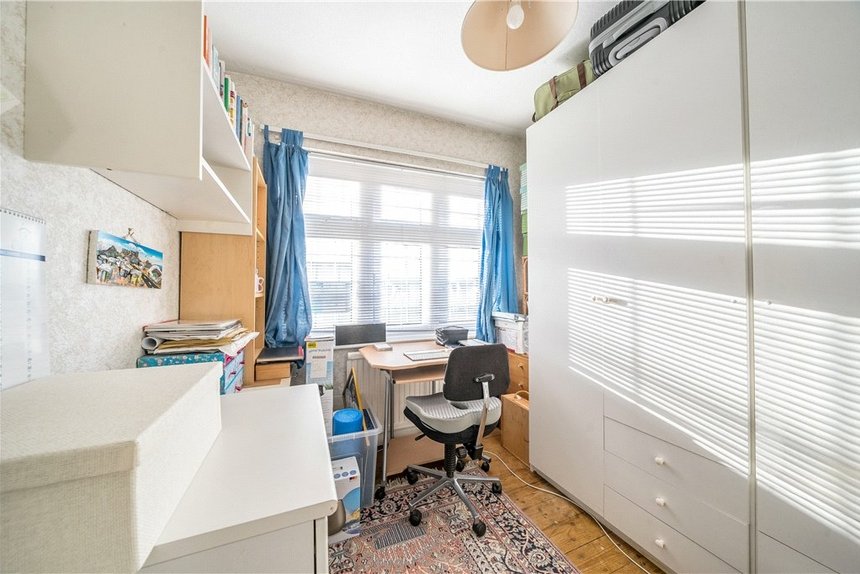 under offer cuckoo hill drive london 27615 - Gibbs Gillespie