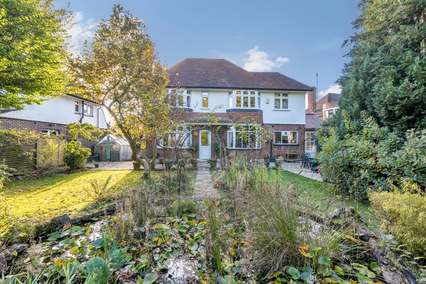 under offer cuckoo hill drive london 27615 - Gibbs Gillespie