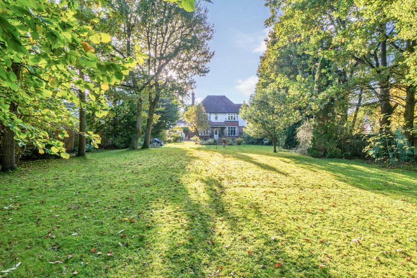 under offer cuckoo hill drive london 27615 - Gibbs Gillespie