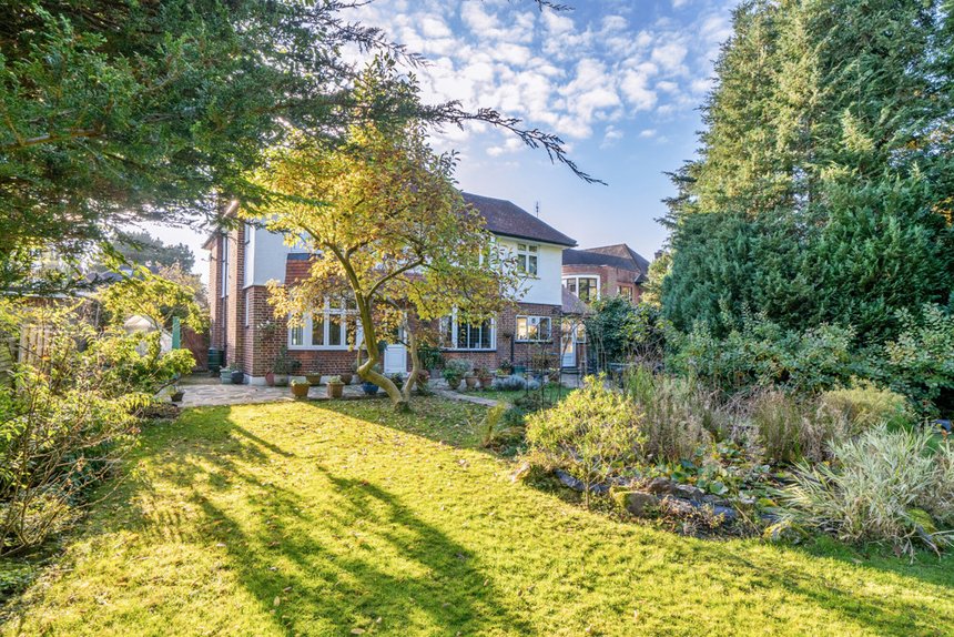 under offer cuckoo hill drive london 27615 - Gibbs Gillespie