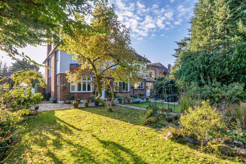 under offer cuckoo hill drive london 27615 - Gibbs Gillespie