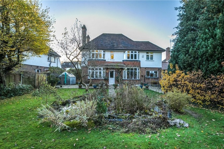 under offer cuckoo hill drive london 27615 - Gibbs Gillespie