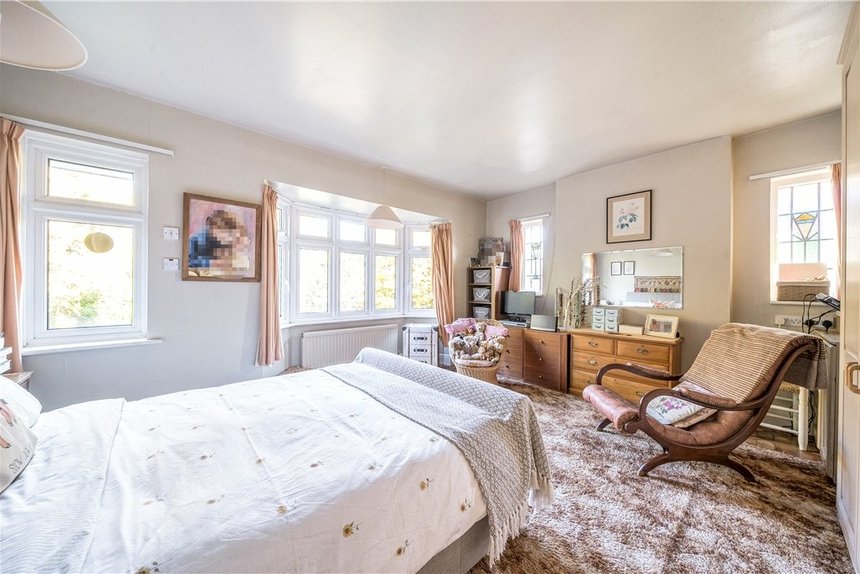 under offer cuckoo hill drive london 27615 - Gibbs Gillespie