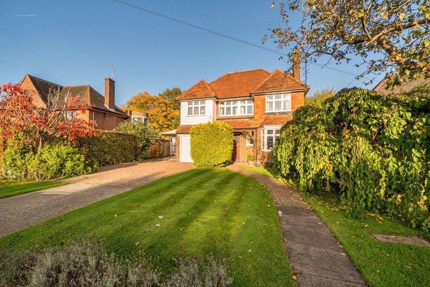 under offer cuckoo hill drive london 27615 - Gibbs Gillespie