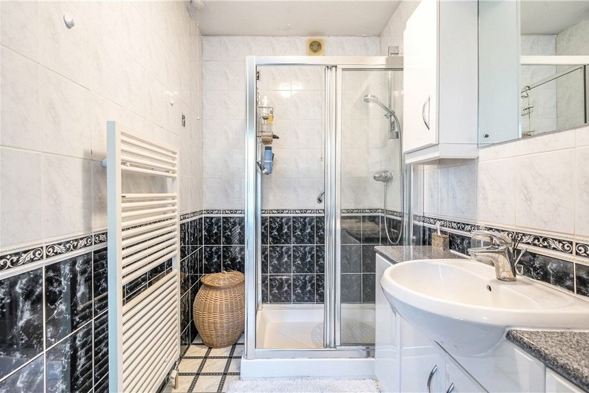 under offer cuckoo hill drive london 27615 - Gibbs Gillespie
