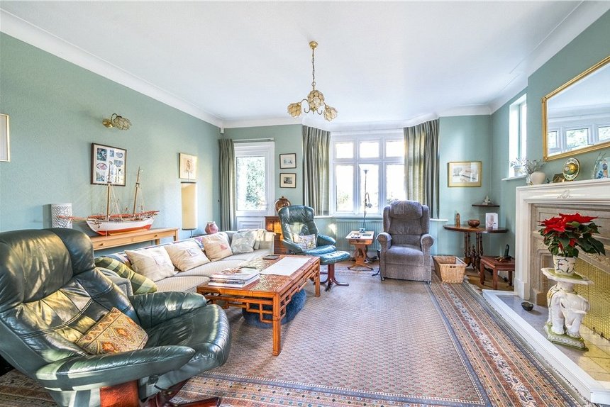 under offer cuckoo hill drive london 27615 - Gibbs Gillespie