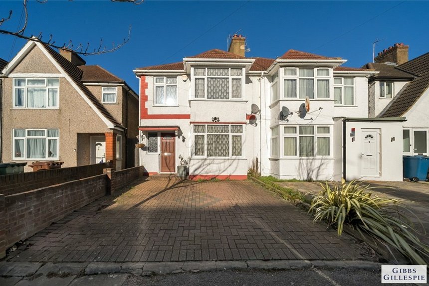 under offer toorack road london 29430 - Gibbs Gillespie