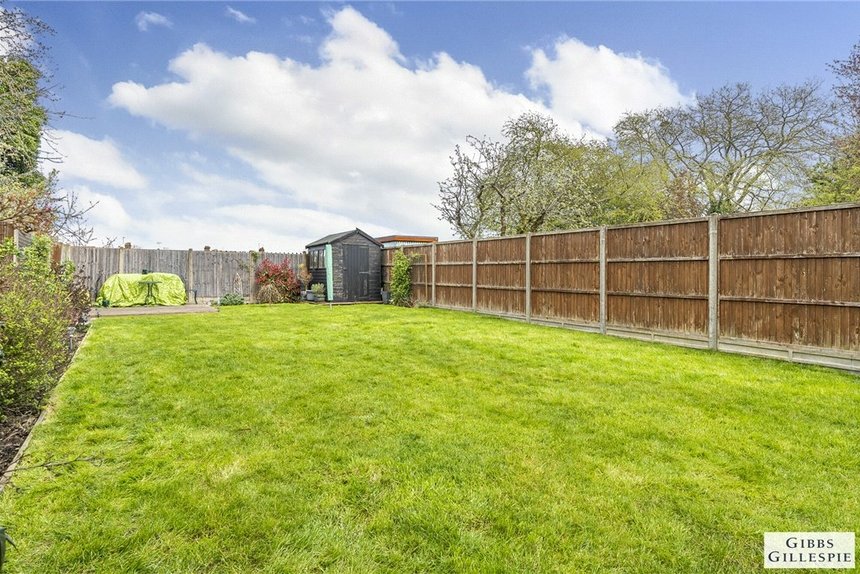 4 bedroom House for sale in Pinner Park Gardens, Harrow, Middlesex, HA2