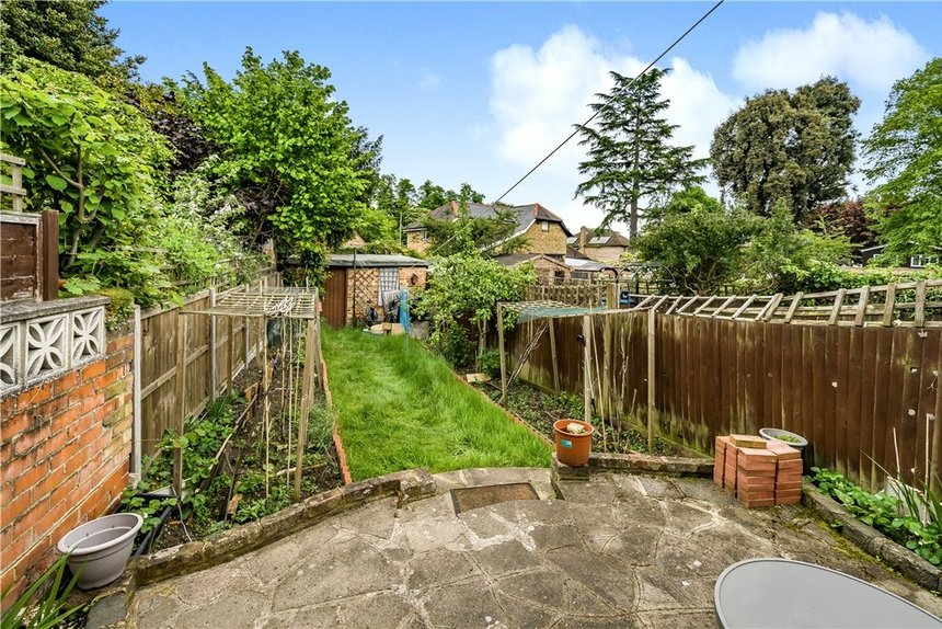 2 bedroom House for sale in Harlington Road, Hillingdon, UB8 Gibbs