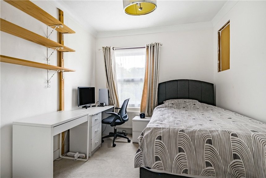 2 bedroom House for sale in Harlington Road, Hillingdon, UB8 Gibbs