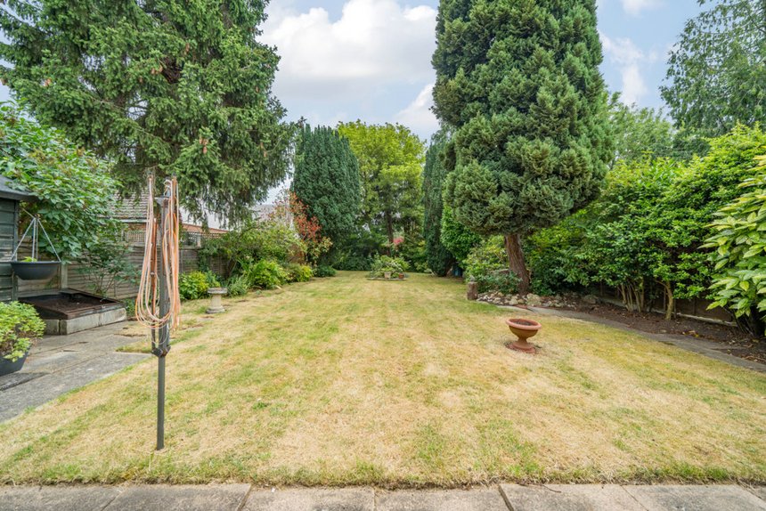 3 bedroom House for sale in The Grove, Ickenham, Middlesex, UB10