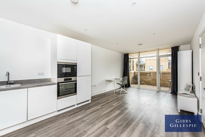 let agreed flat 28 london 30154 - Gibbs Gillespie