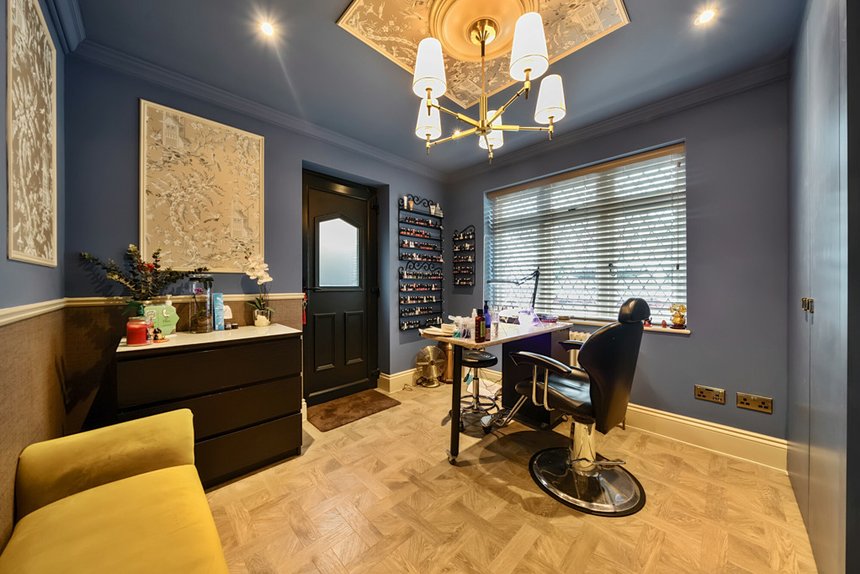 for sale sherwood avenue london 30155 - Gibbs Gillespie