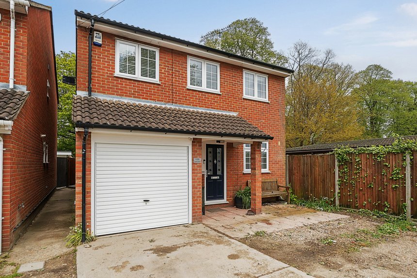 under offer linden avenue london 30156 - Gibbs Gillespie