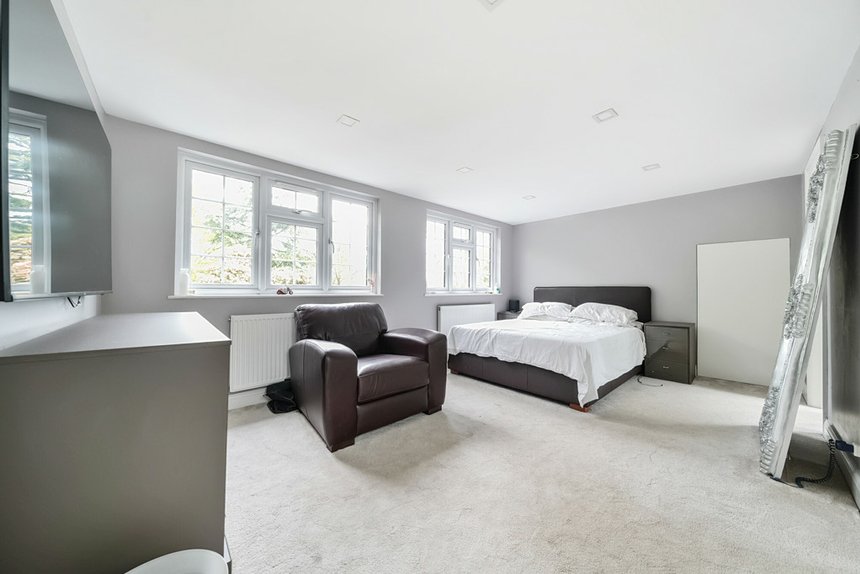 under offer linden avenue london 30156 - Gibbs Gillespie