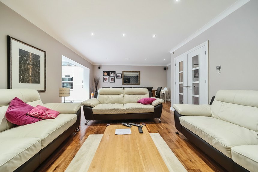 under offer linden avenue london 30156 - Gibbs Gillespie