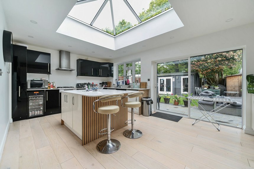 under offer linden avenue london 30156 - Gibbs Gillespie