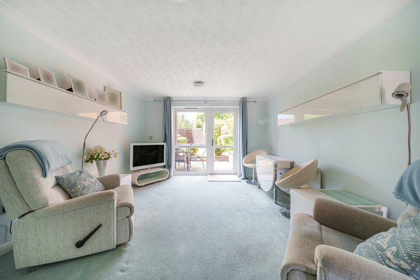 2 bedroom House for sale in Fincham Close, Ickenham, Middlesex, UB10