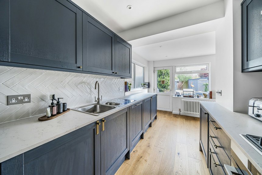 under offer malvern way london 30204 - Gibbs Gillespie