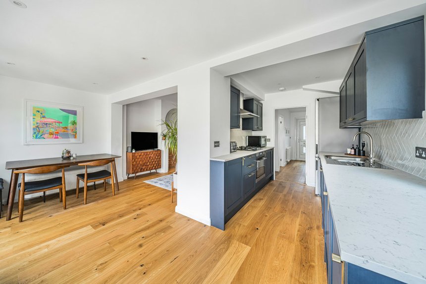 under offer malvern way london 30204 - Gibbs Gillespie