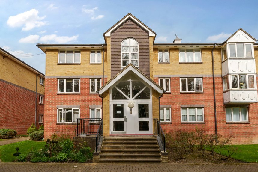 under offer cherry court london 30303 - Gibbs Gillespie