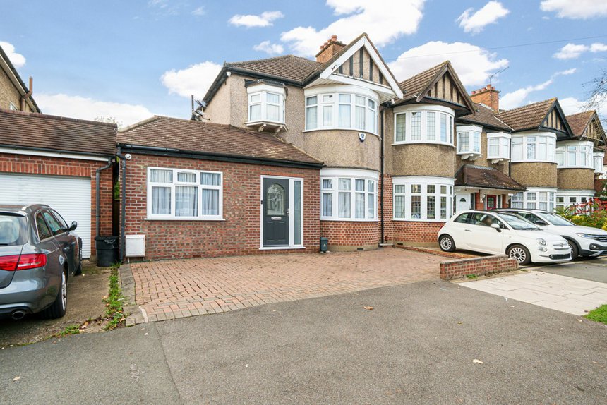 under offer cornwall road london 30438 - Gibbs Gillespie