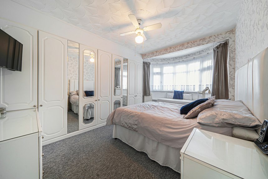 under offer cornwall road london 30438 - Gibbs Gillespie