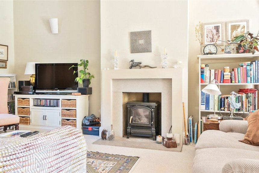 under offer holyoake walk london 30496 - Gibbs Gillespie