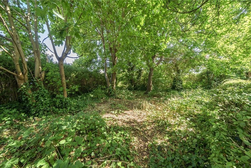under offer holyoake walk london 30496 - Gibbs Gillespie