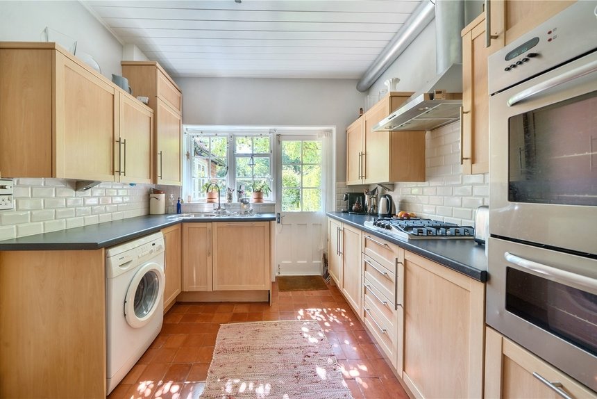 under offer holyoake walk london 30496 - Gibbs Gillespie
