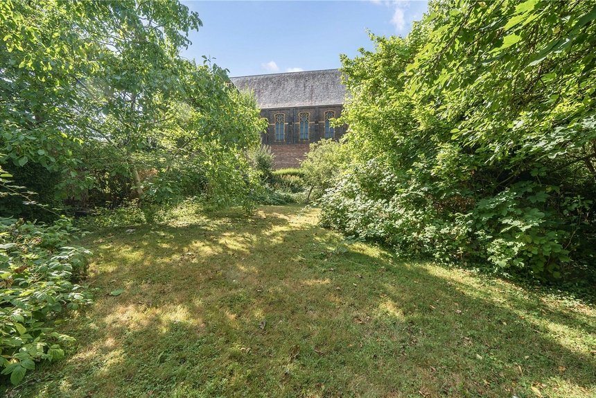 under offer holyoake walk london 30496 - Gibbs Gillespie