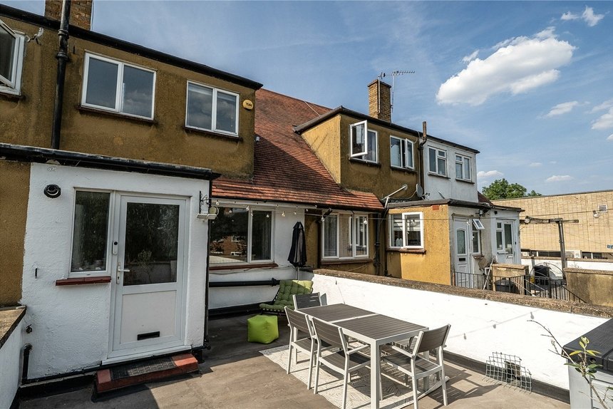 under offer whitby road london 30560 - Gibbs Gillespie
