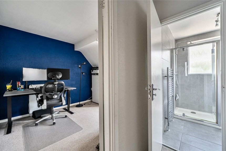 under offer whitby road london 30560 - Gibbs Gillespie
