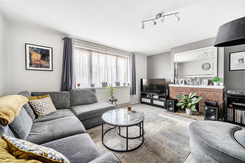 under offer whitby road london 30560 - Gibbs Gillespie