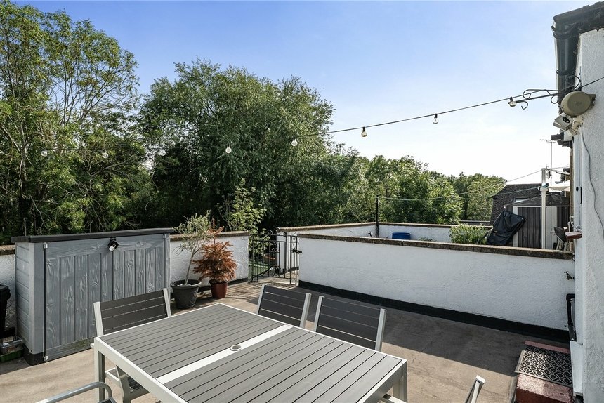 under offer whitby road london 30560 - Gibbs Gillespie