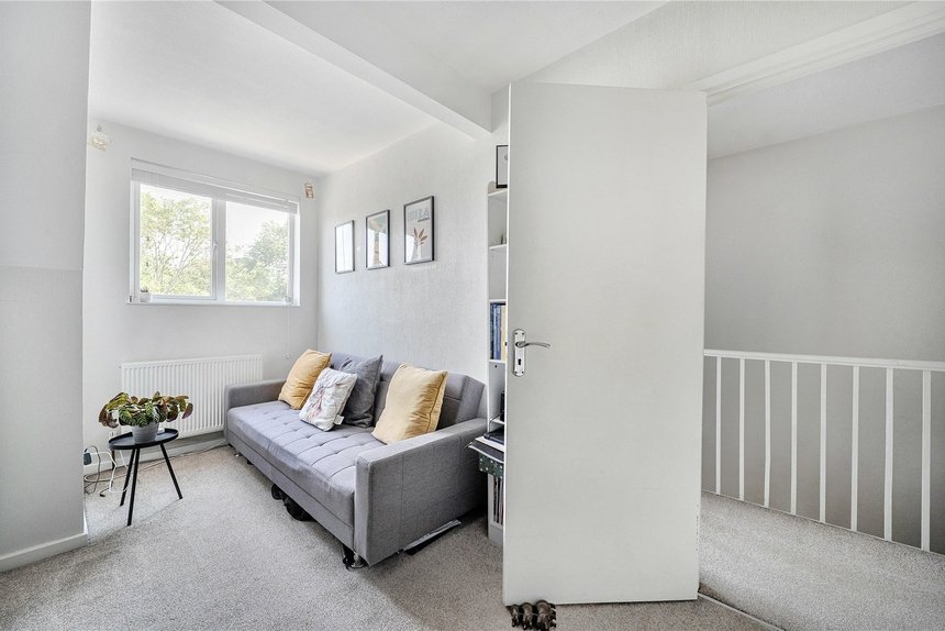 under offer whitby road london 30560 - Gibbs Gillespie