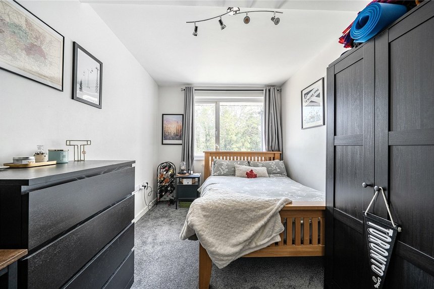 under offer whitby road london 30560 - Gibbs Gillespie