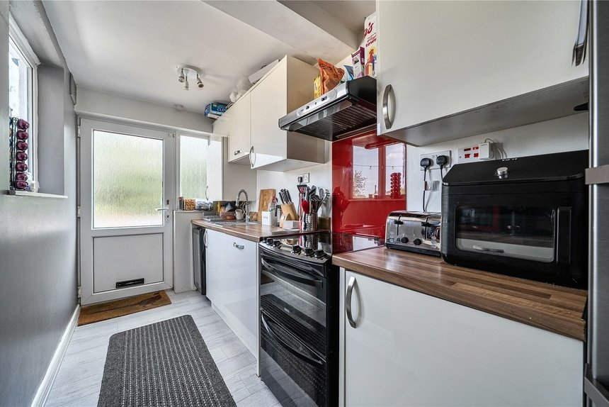 under offer whitby road london 30560 - Gibbs Gillespie