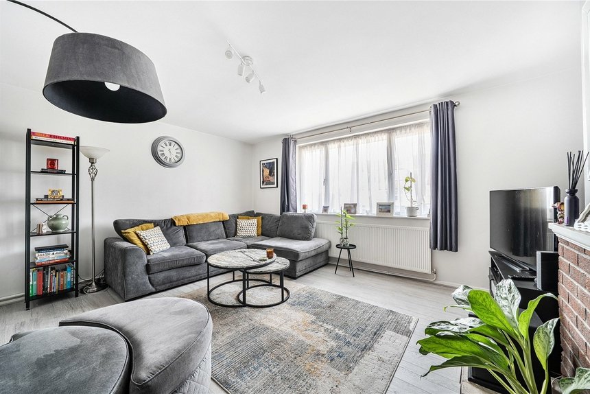 under offer whitby road london 30560 - Gibbs Gillespie