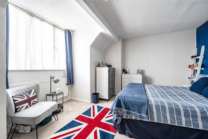 under offer whitby road london 30560 - Gibbs Gillespie