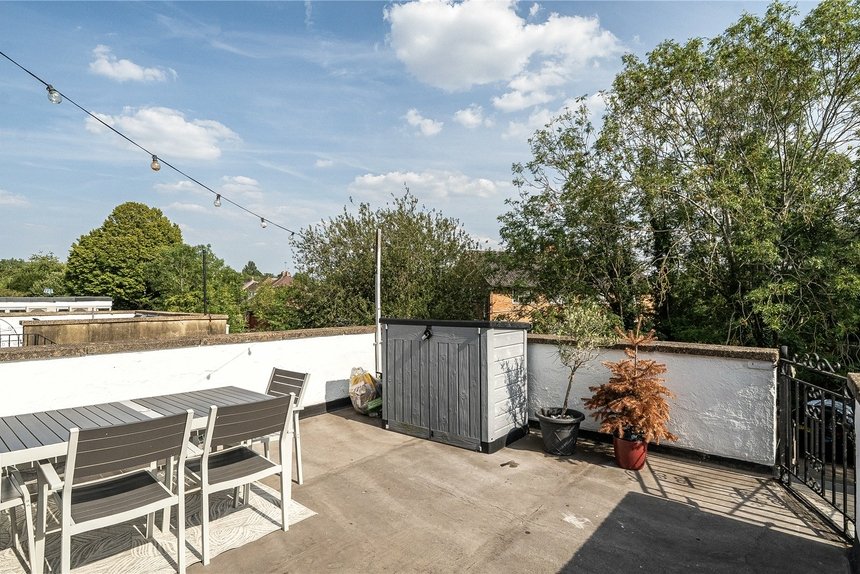 under offer whitby road london 30560 - Gibbs Gillespie