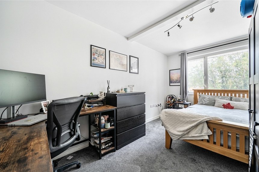 under offer whitby road london 30560 - Gibbs Gillespie